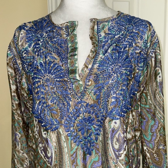 Gretchen Scott Embroidered Split Neck 3/4 Sleeve Paisley Print Side Split Tunic* - Picture 7 of 12